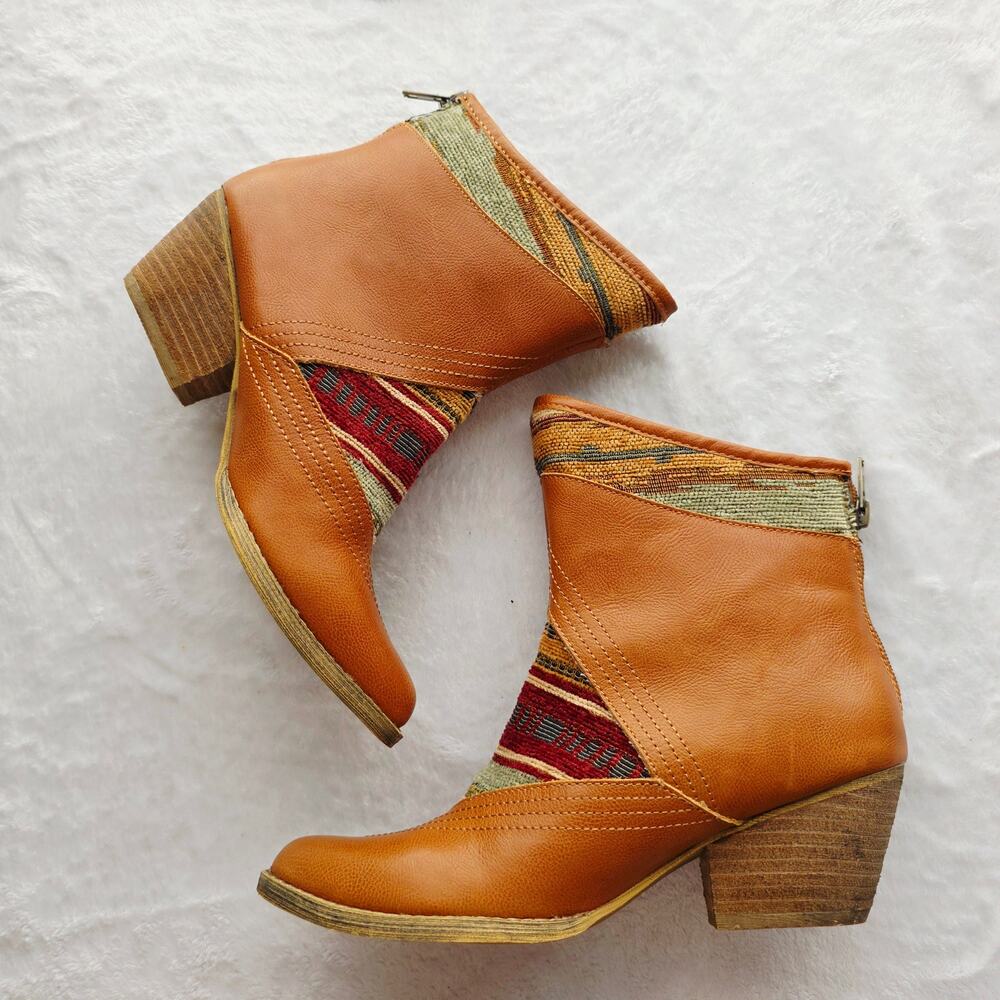 Sbicca Ankle Boots 7 Tan Leather Embroidered Tribal Boho Western Festival Desert - Picture 3 of 13
